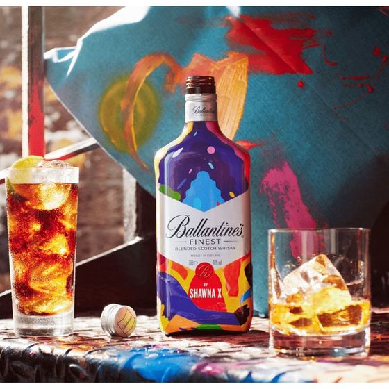 Aproveite-Whisky-Ballantine-s-Finest-750ml-by-Shawna-X-no-site-oficial-de-Ballantine-s-no-Brasil